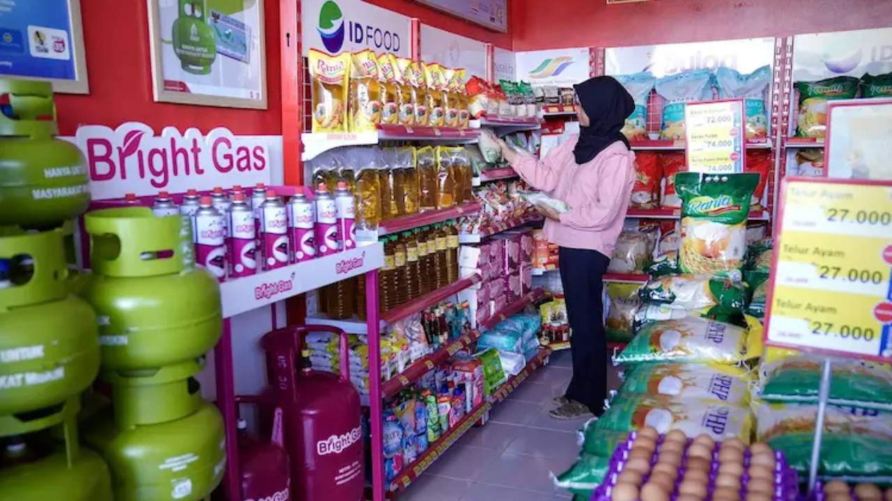 supermarket desa merah putih