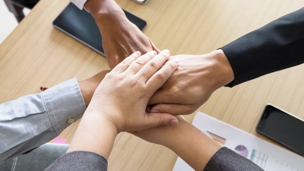 perbedaan koperasi primer dan sekunder